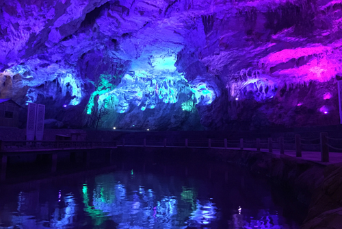 5A景區(qū)湖北?？谍垖m溶洞